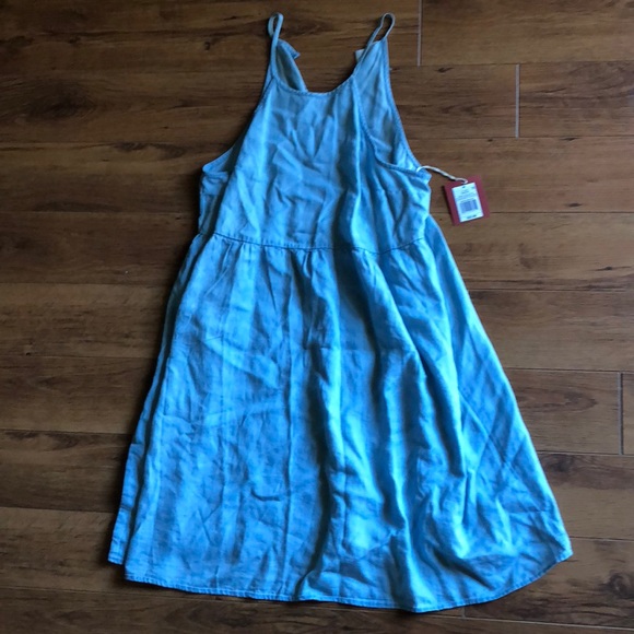 NEW WITH TAG chambray swing dress! Perfect! - Picture 1 of 4